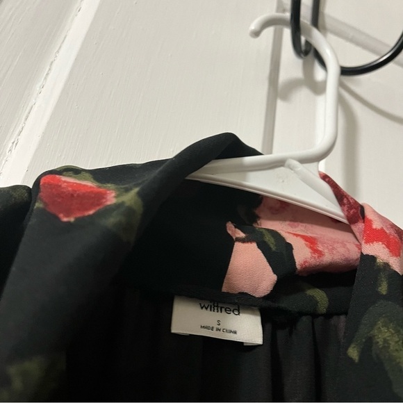 Aritzia Wilfred Sabine Faux Wrap Dress Black Floral Small J2 - Picture 4 of 8